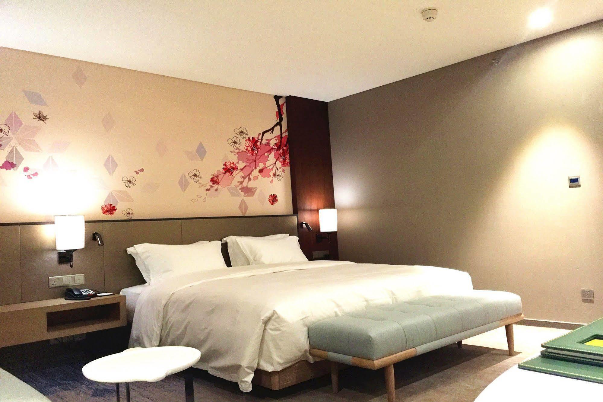 Hilton Garden Inn Zhongshan Guzhen Dış mekan fotoğraf